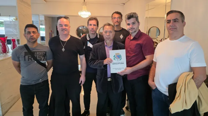 Turismo de Araçatuba entrega projetos de investimento a mestre chinês