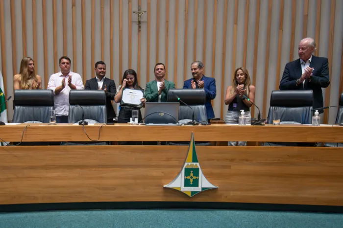 Câmara Legislativa celebra a expansão do Tênis e do Beach Tennis no DF em sessão solene