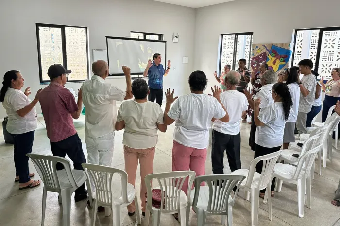 Libras aproxima usuários do CRAS 3 da realidade da comunidade surda