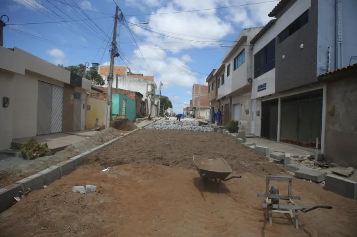 Programa “Minha Rua Nova” ultrapassa 550 ruas pavimentadas e avança em várias partes de Caruaru