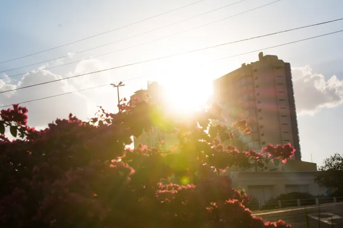 Com risco de altas temperaturas, Defesa Civil emite alerta vermelho 