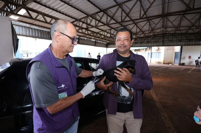Prefeitura de Dourados leva vacinação antirrábica para cinco pontos da cidade nesta sexta-feira