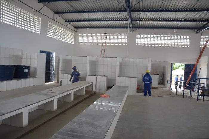 Obras de requalificação do Mercado Municipal de Bonfim de Feira entram na reta final