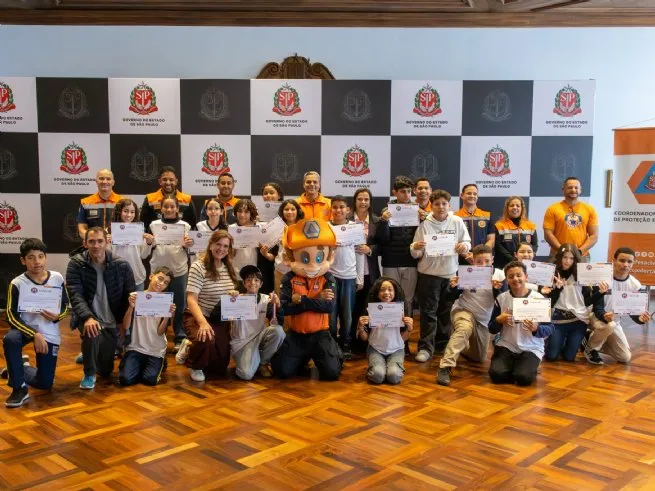 Agentes Mirins de Defesa Civil de São Sebastião vivem dia histórico com certificação e imersão no Palácio dos Bandeirantes