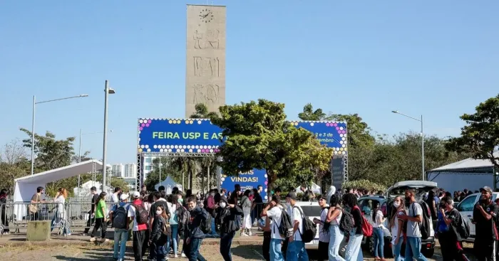 Feira de profissões da USP termina neste sábado (26)