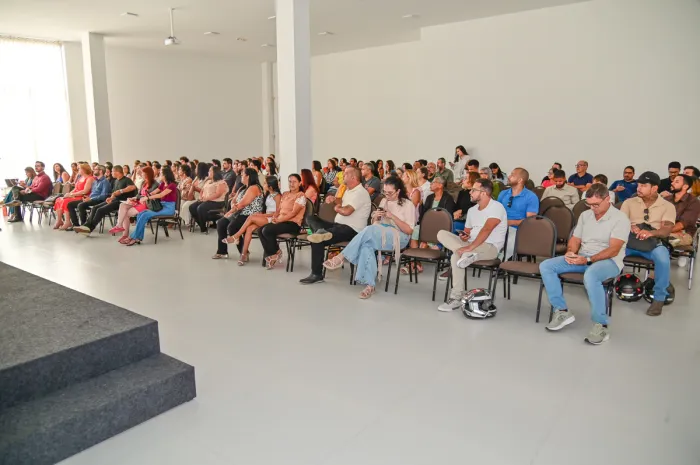 Prefeitura empossa 80 novos servidores aprovados em concurso e reforça o atendimento à população