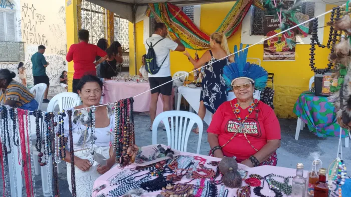 Indígenas potiguaras integram circuito cultural na Feira de Artistas Pretas e Pretos