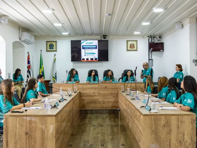 Parlamento Jovem encerra ciclo de 2026 com protagonismo e forte engajamento no plenário da Câmara