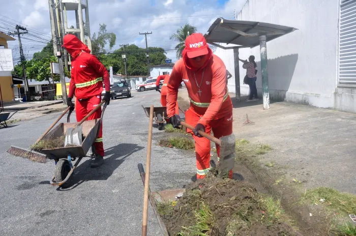 Emlur realiza serviços de conservação em diversos bairros de João Pessoa nesta terça-feira