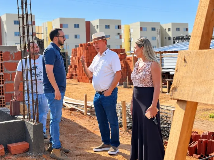 Prefeito Roberto Dorner fiscaliza obras de UBS e creche que vão ampliar serviços públicos para 1.440 famílias do Nico Baracat