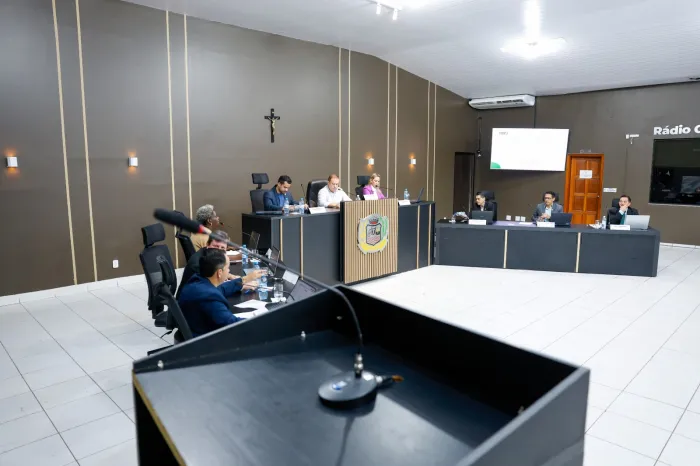 Câmara aprova projetos sobre saúde ocupacional, proteção animal e regularização de áreas públicas durante 31ª Sessão