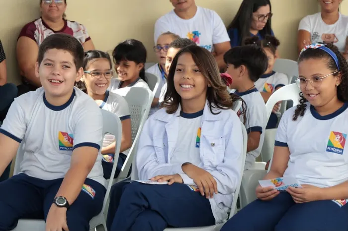 Prefeitura comemora liderança de Petrolina em acesso à educação em Pernambuco