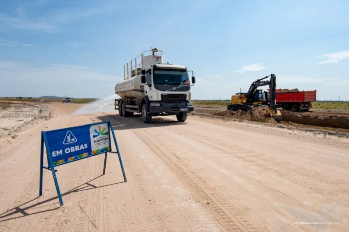 Prefeitura melhora acesso da vicinal BVA-152, na região do Urubuzinho, com mais de 13 km de terraplenagem