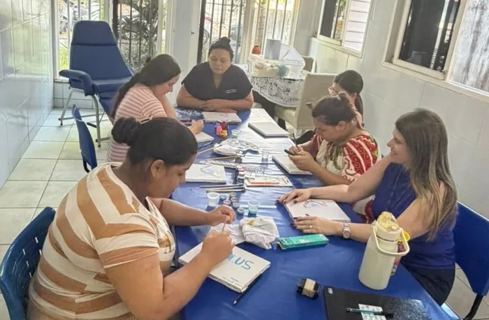 Casa Mãe Bebê do Instituto Cândida Vargas retoma rodas de conversa com as mães acolhidas