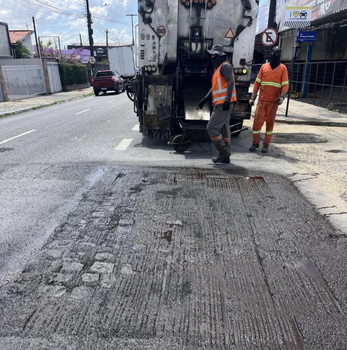 Seinfra inicia a semana com a Operação Tapa-Buraco em 29 bairros da Capital