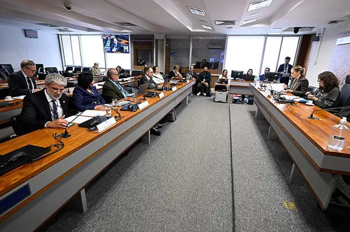 Os integrantes do Conselho de Comunicação Social durante a reunião desta segunda - Foto: Carlos Moura/Agência Senado