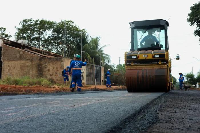Investimento de R$ 4,9 milhões impulsiona nova etapa de asfalto e drenagem no Jd. Itatiaia