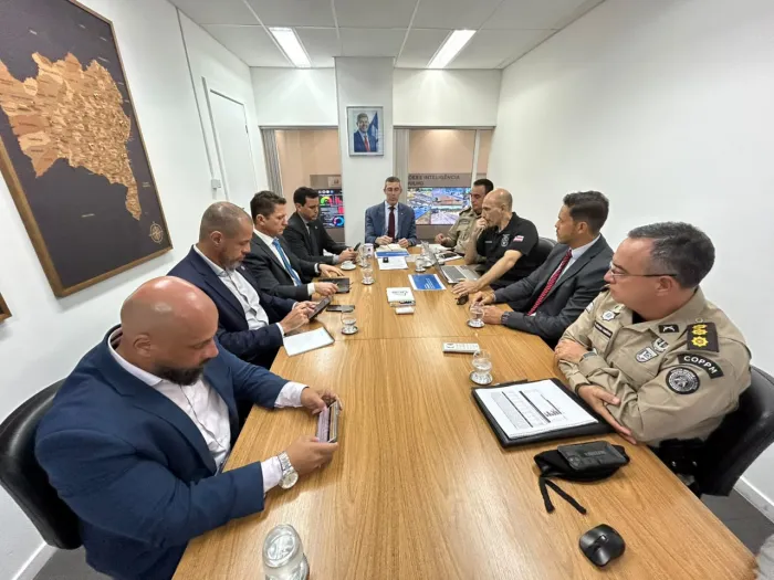 Operações norteadas pela inteligência e novo encaminhamento de lideranças para presídios federais foram temas prioritários da reunião. - 06/10/2026 - Fonte/Crédito: ASCOM SSP
