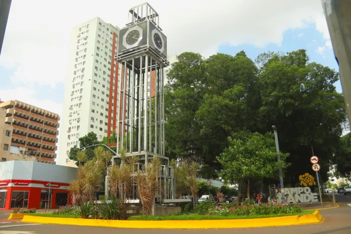 Manutenção flagra jardins destruídos na 14 de Julho 