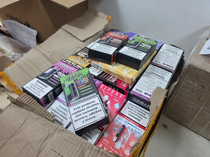 Foram apreendidas encomendas contendo cannabis, cocaína e ecstasy, além de um carregador alongado e cigarro eletrônico - 06/10/2026 - Fonte/Crédito: Anderson Oliveira / Ascom-PCBA