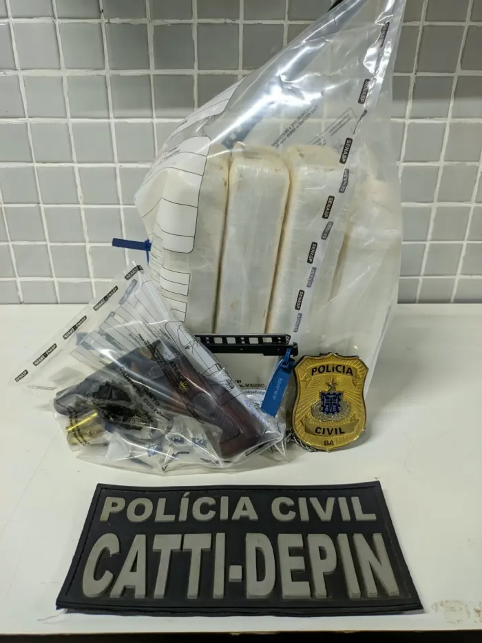 Homem foi localizado com o veículo que teria sido utilizado para levar as vítimas até o local do crime - 06/10/2026 - Fonte/Crédito: ASCOM PCBA