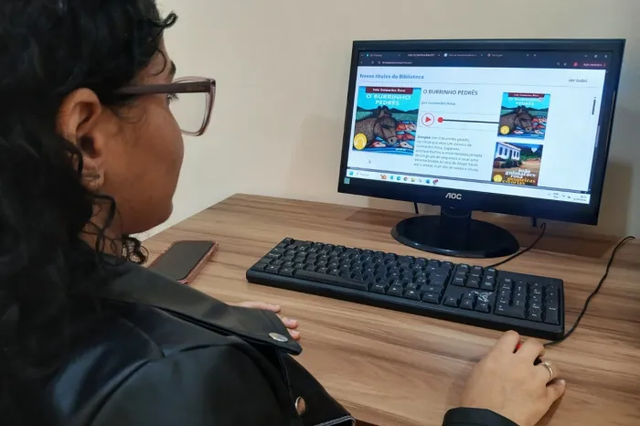 Biblioteca digital completa seis meses com acervo de mais de 100 mil livros e audiolivros