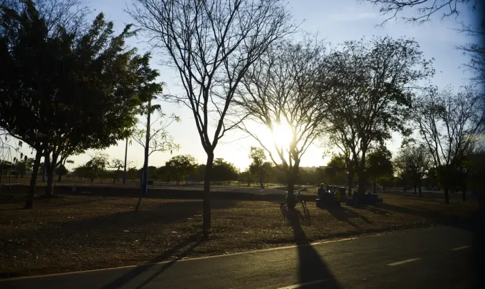 Calor e chuva persistem em grande parte do país