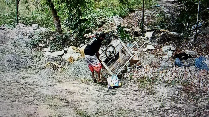Câmeras do Smart City flagram descarte irregular de resíduos na área do Rio do Cabelo e Guarda identifica responsável