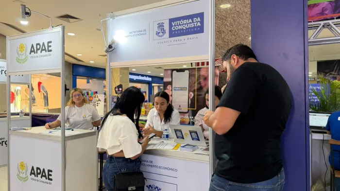 Prefeitura fortalece conexão entre trabalhadores e empresas durante Feira Emprega Transporte