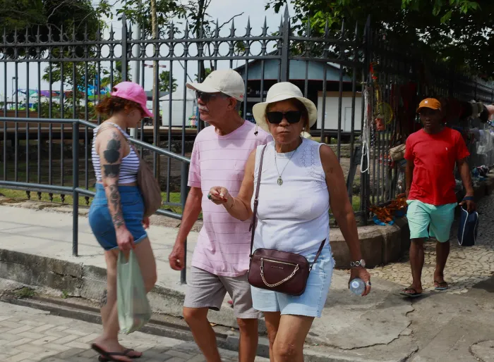 Calor exige cuidados redobrados de romeiros durante as procissões