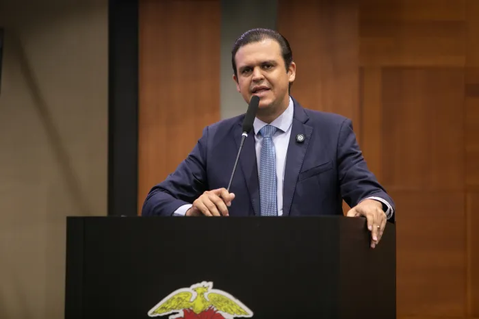 Thiago Silva retorna à Assembleia e destaca educação como prioridade em seu segundo mandato