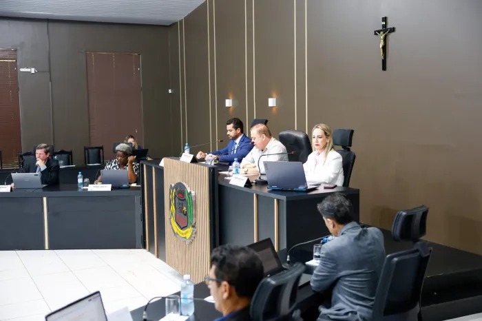 Câmara de Lucas do Rio Verde aprova projetos do Plano Diretor e atualiza estrutura dos serviços públicos