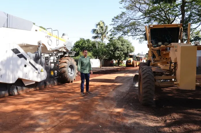 Prefeito Marçal Filho vistoriou as obras na Leônidas Além nesta quinta-feira – Fotos: A. Frota