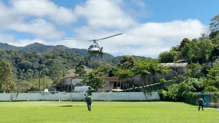 A operação contou com dois helicópteros do Comando de Aviação da Polícia Militar do Estado de São Paulo Foto: Divulgação/Governo de SP
