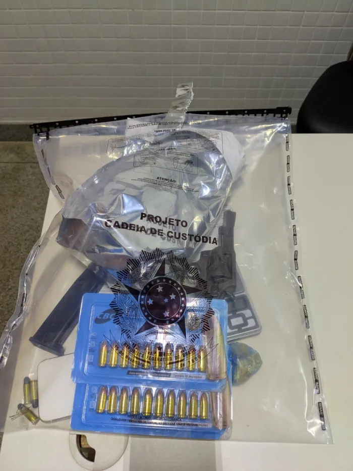 Suspeito é preso em flagrante com arma, munições e drogas em Campo Formoso