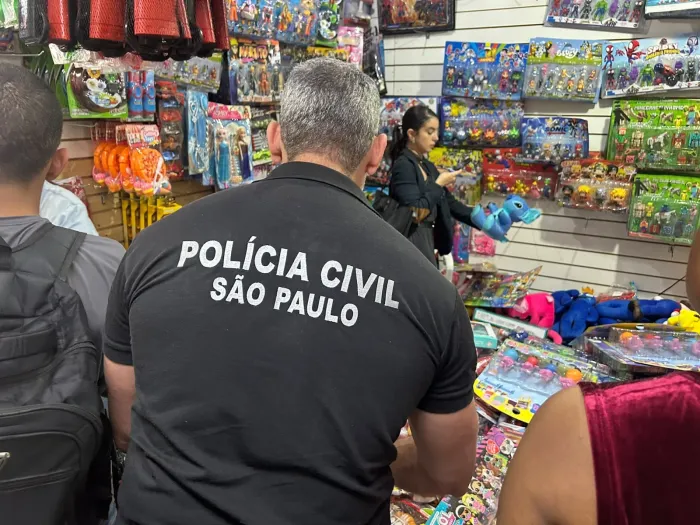 Em um imóvel no centro histórico de São Paulo, foram apreendidos 50,7 mil brinquedos. Foto: Divulgação/Governo de SP