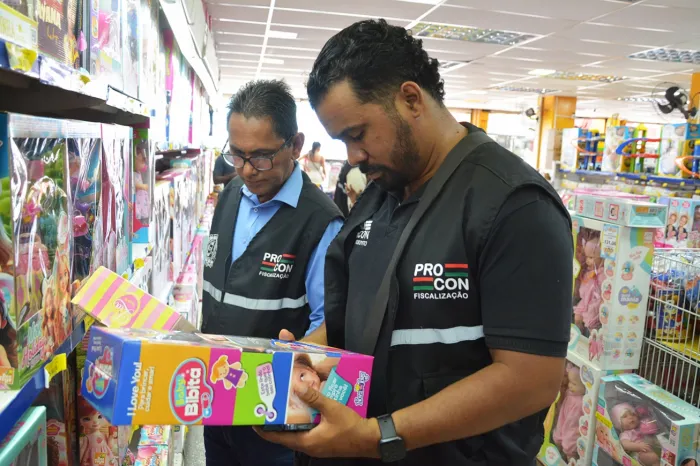 Procon fiscaliza 11 estabelecimentos antes do Dia das Crianças e orienta compradores