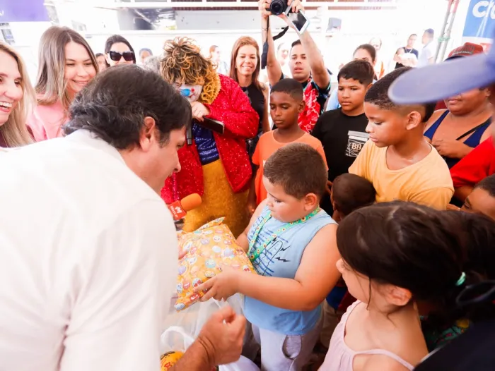 Caravana do Cuidar realiza mais de 200 atendimentos no bairro de Paratibe e celebra o Dia das Crianças