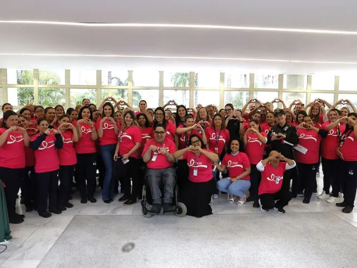 Conselho de Ações Solidárias e Voluntariado da Assembleia realiza evento de Dia das Crianças e de conscientização do Outubro Rosa