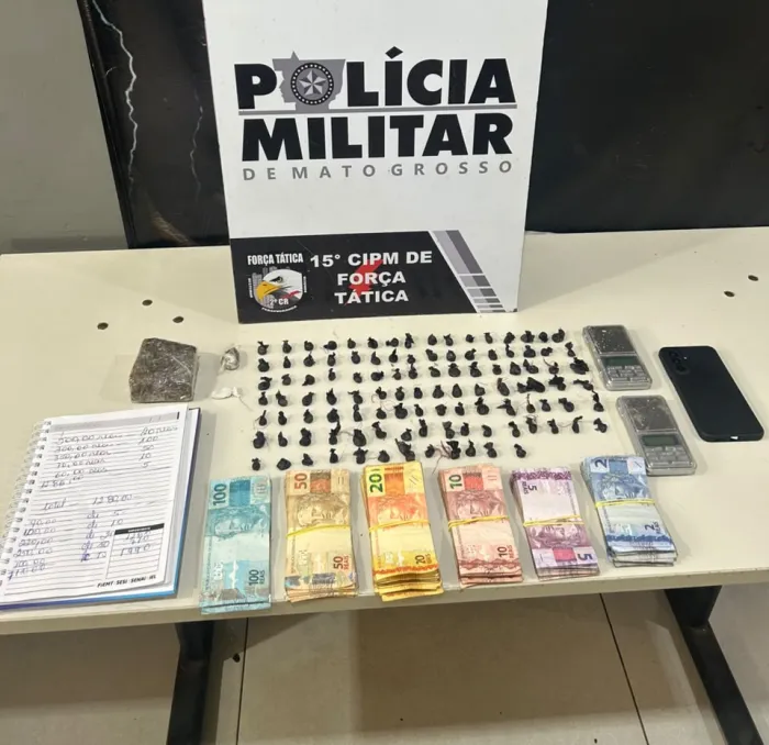 Força Tática apreende mais de cem porções de drogas e prende homem por tráfico de drogas