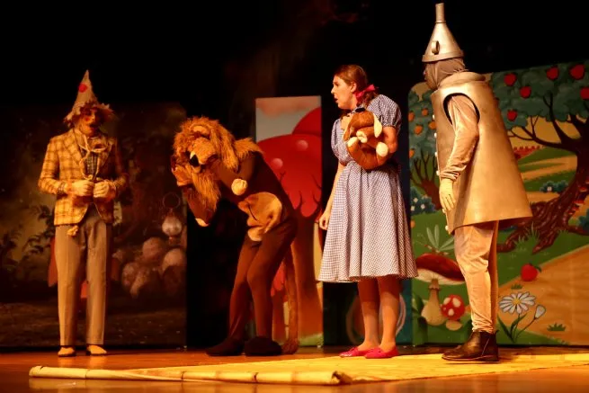 Espetáculo ‘O Mágico de Oz’ chega a São Sebastião com ingresso solidário no Teatro Municipal