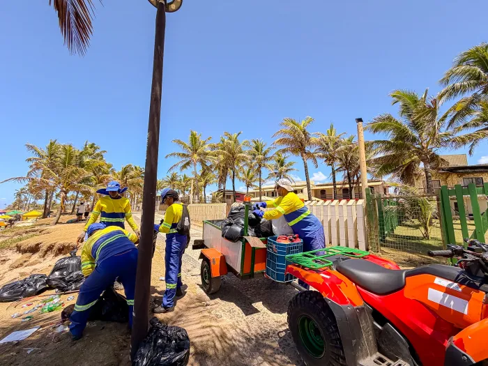 13/10/2026 - Prefeitura intensifica limpeza das praias após o feriado prolongado
