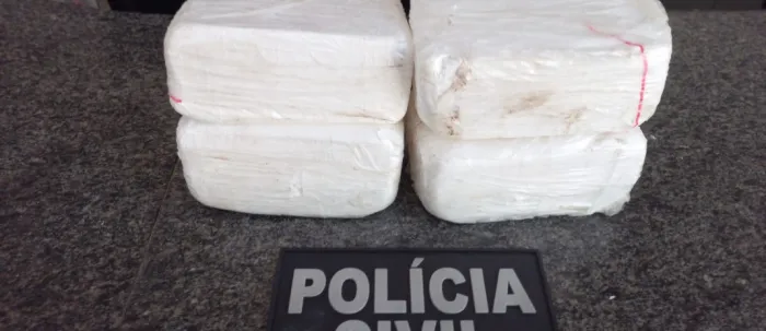 Polícia Civil apreende 4 kg de pasta base de cocaína e prende homem em flagrante durante ação em Iguatu