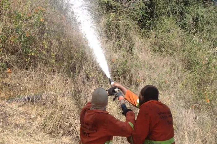 Com temperatura acima de 34 °C, Prefeitura reforça apoio no combate a incêndios em Vitória da Conquista