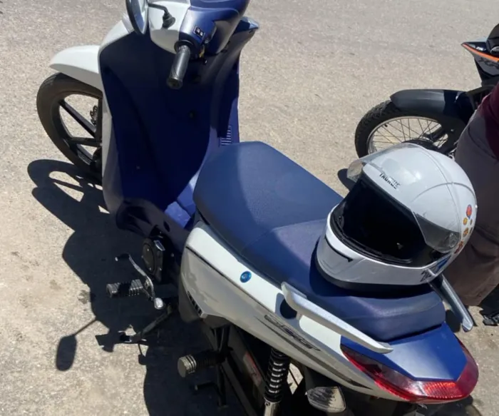 Moto de 50 cilindradas recuperada pelos agentes do Ronda no Bairro - Ascom Seprev