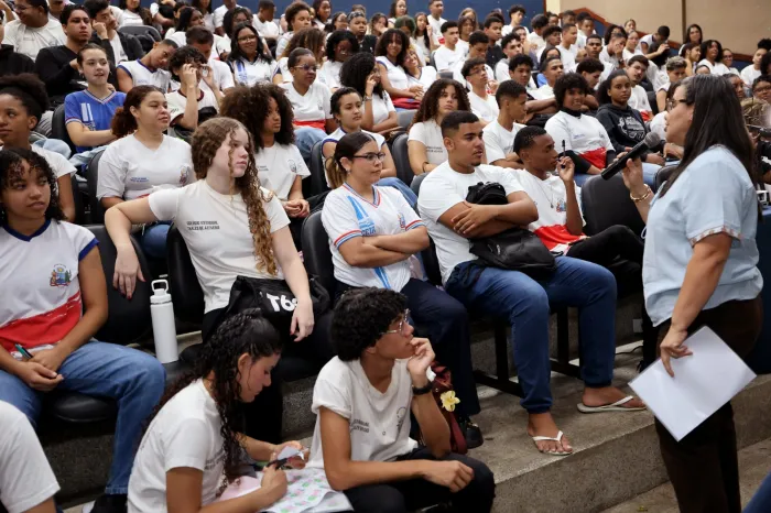 Aulão do Enem reúne 2 mil estudantes da rede estadual em Teixeira de Freitas