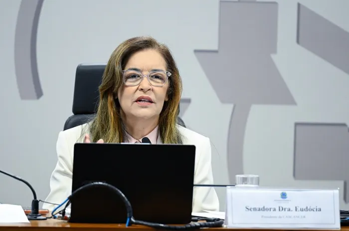 Dra. Eudócia conduz audiência na CAS - Foto: Andressa Anholete/Agência Senado