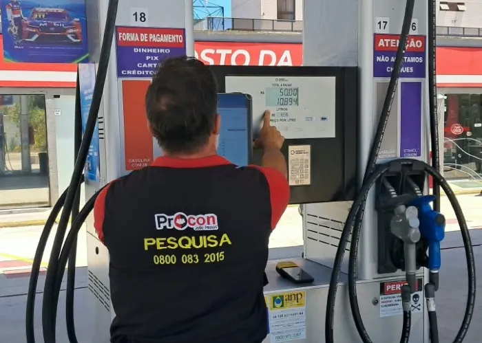 Procon-JP divulga lista dos postos com os combustíveis mais baratos; menor preço da gasolina cai R$ 0,09