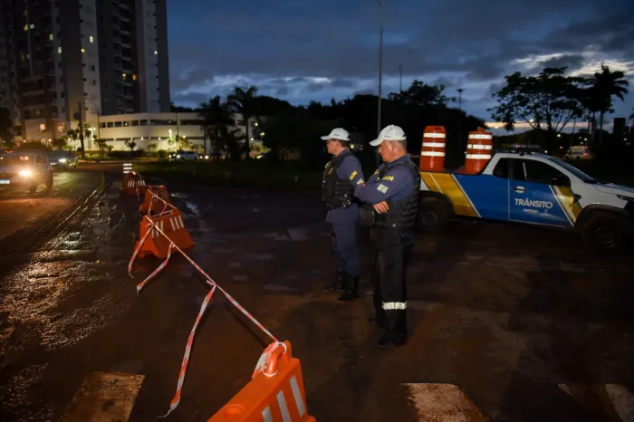 El Niño atinge Campo Grande e provoca estragos; Prefeitura mantém equipes nas ruas