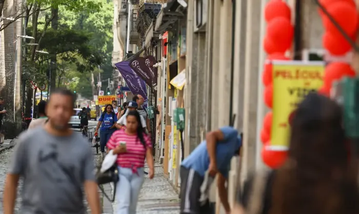 Fim da escala 6x1 traz esperança de mais tempo para família e saúde